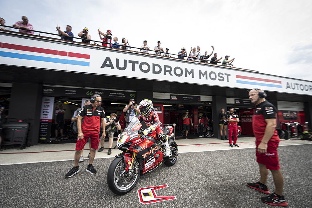 Top Racing Czechia CZECH ROUND | SATURDAY – Alvaro Bautista